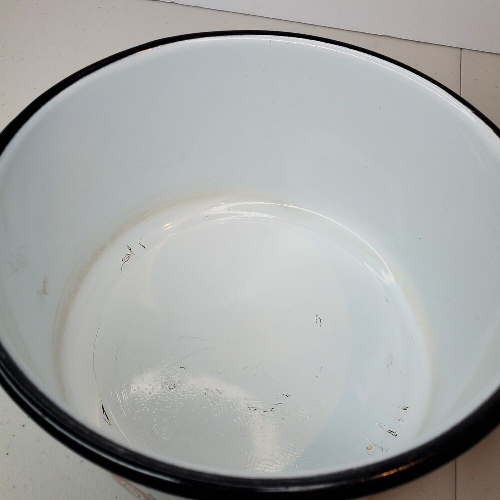 Berggren Vintage Swedish Folk Art Enamelware Pot with Lid - Picture 14 of 14